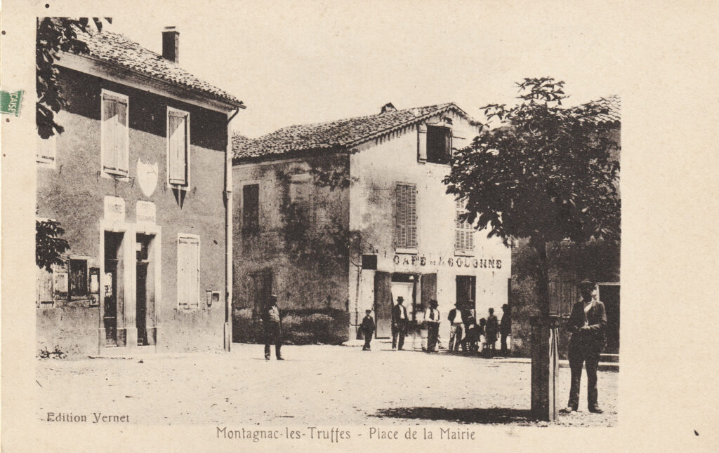Vue du village de Montagnac, café de la Colonne, ancienne carte postale