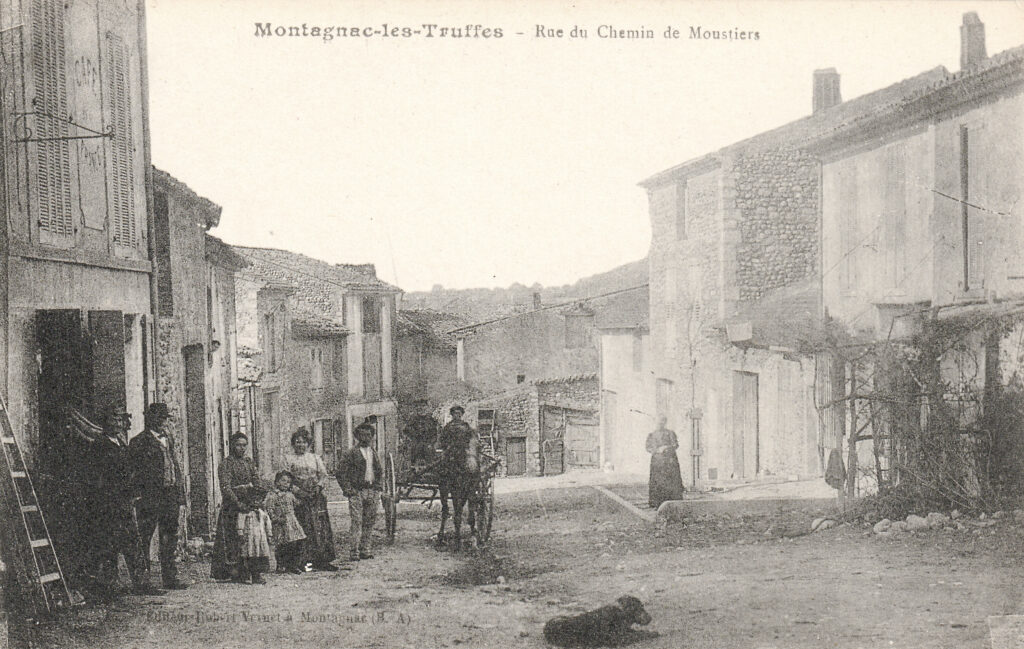 Vue du village de Montagnac, chemin de Moustiers, ancienne carte postale