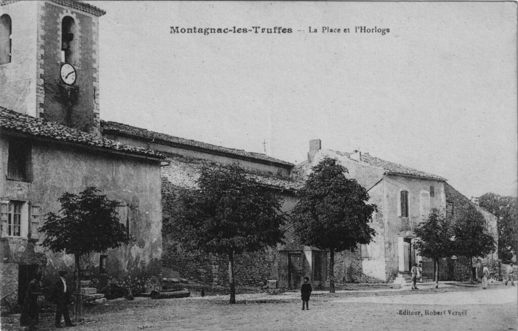 Place de Montagnac-Montpezat, ancienne carte postale